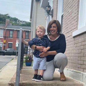 Meet your Posher, Lorraine